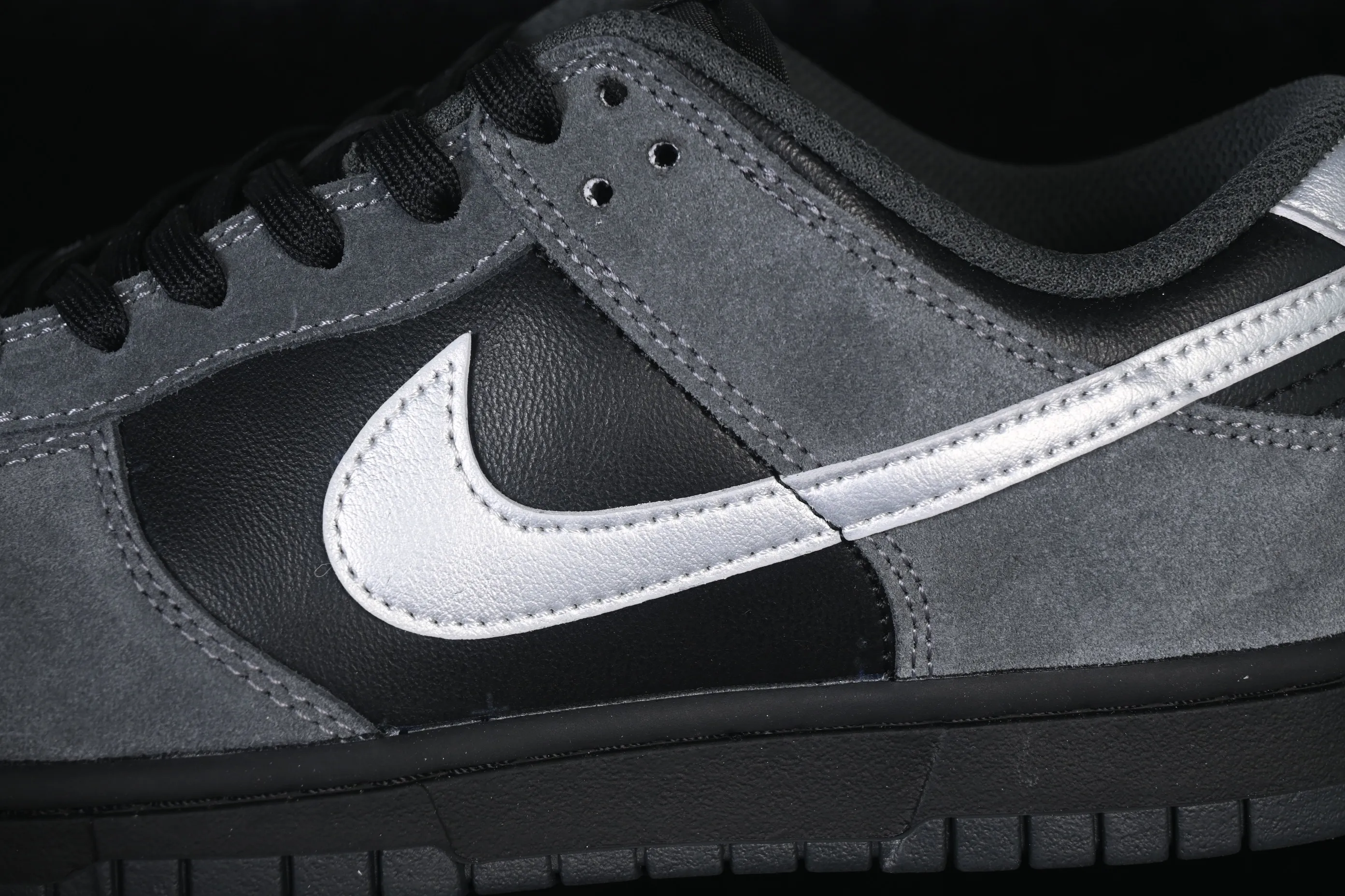 All categories Nk SB Dunk series Nk SB Dunk Low low-top sneakers Nike SB Dunk Low black and gray color low-top casual sneakers II7636-001